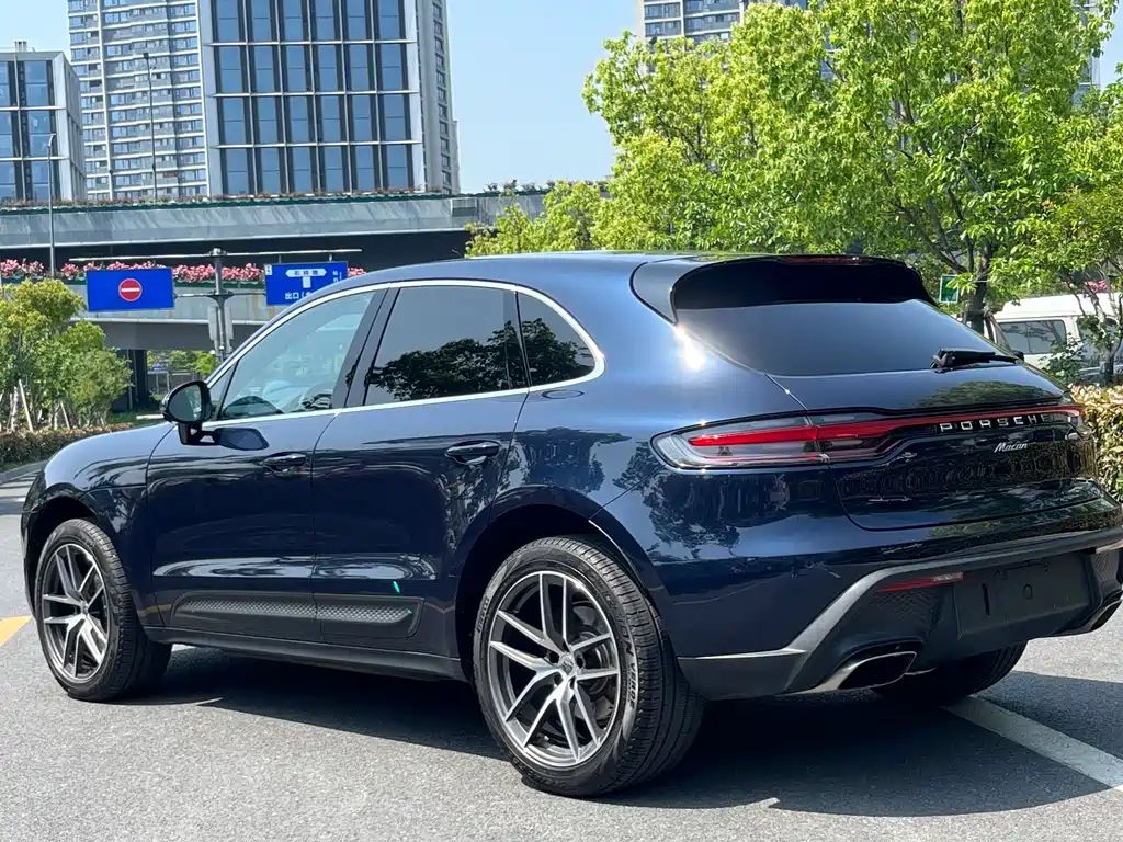 Porsche Macan 2023 — фото 12