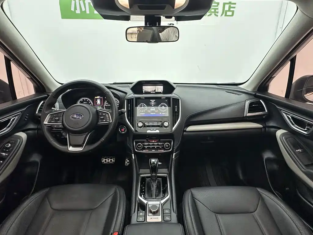 Subaru Forester 2023 — фото 12