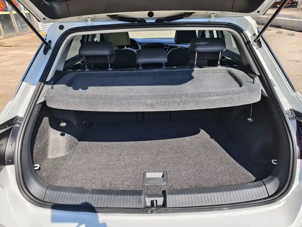Volkswagen T-Roc 2023 — фото 15
