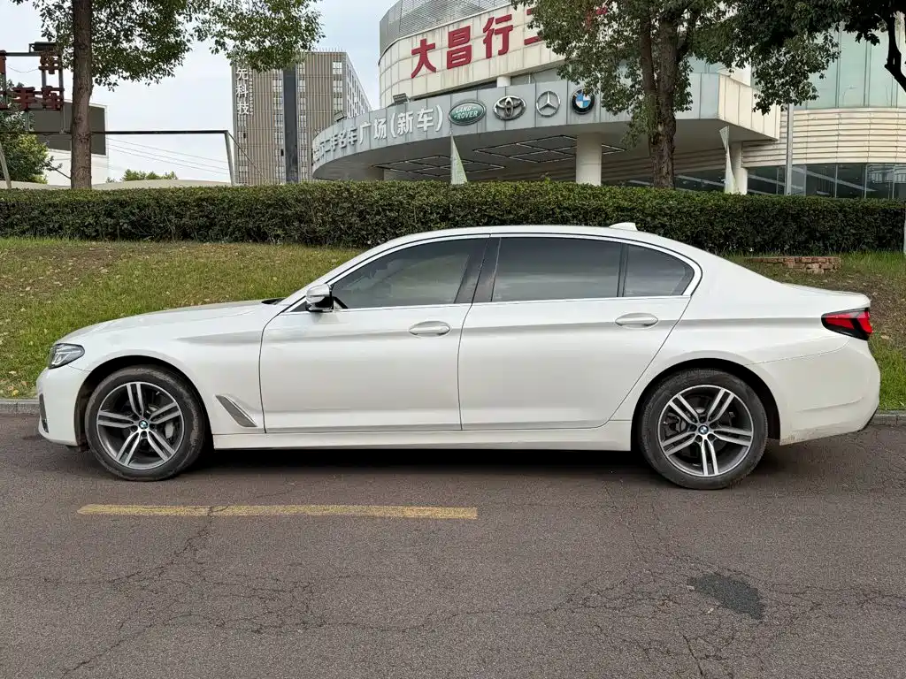 BMW 5 Series 2023