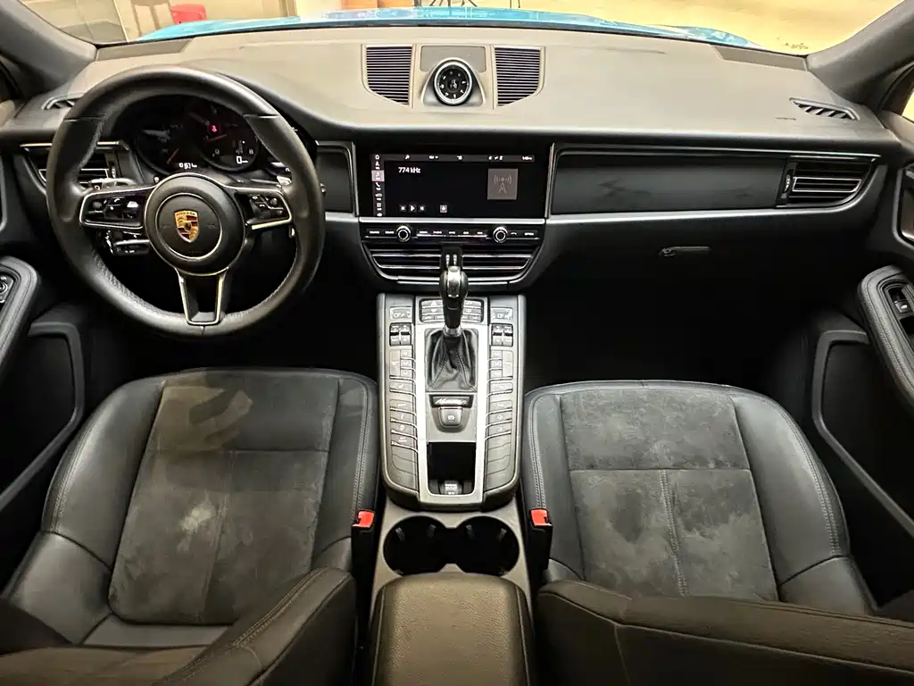 Porsche Macan 2019 — фото 17