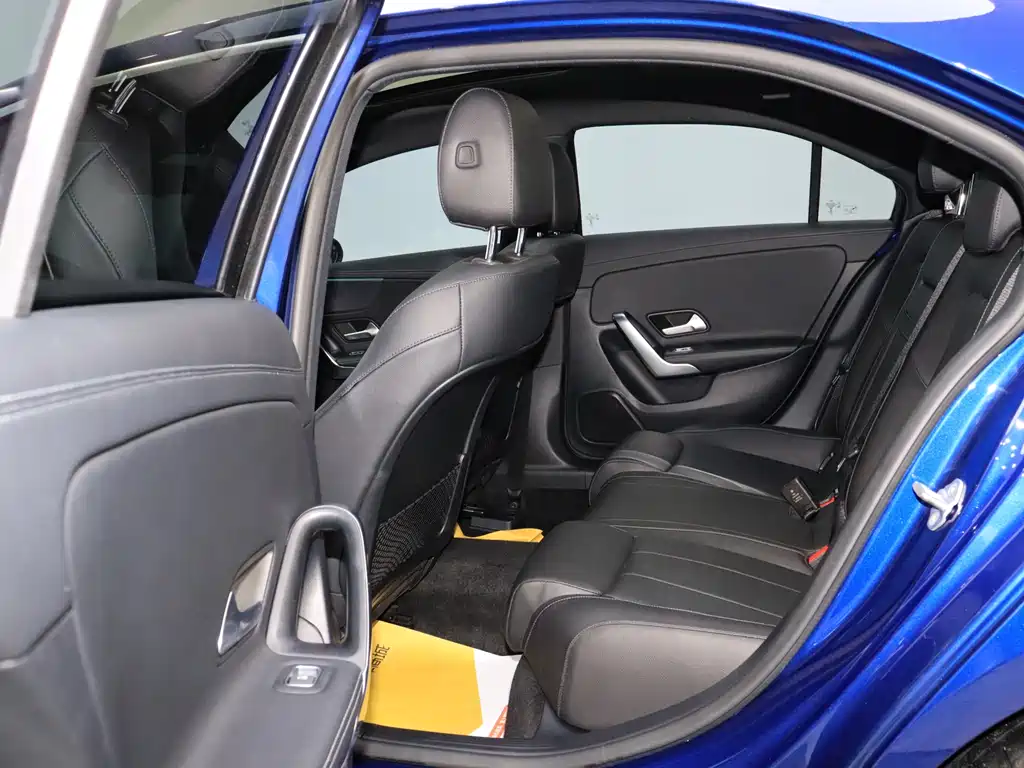 Mercedes-Benz A-Class 2022 — фото 10