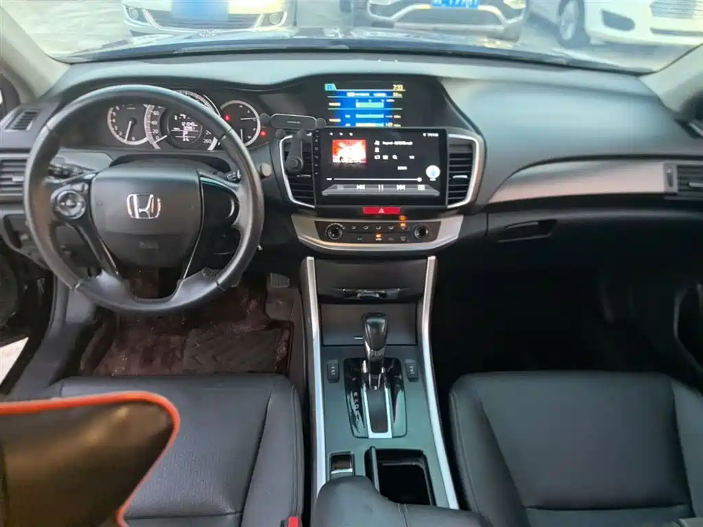 Honda Accord 2016 — фото 10