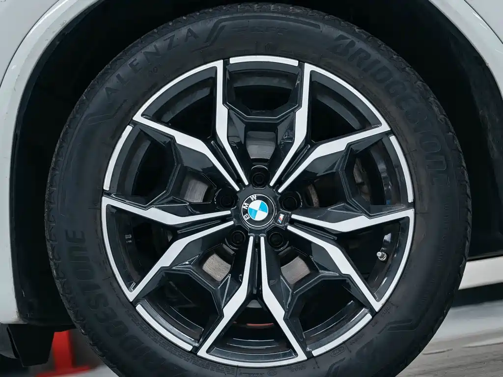 BMW X4 2023 — фото 24