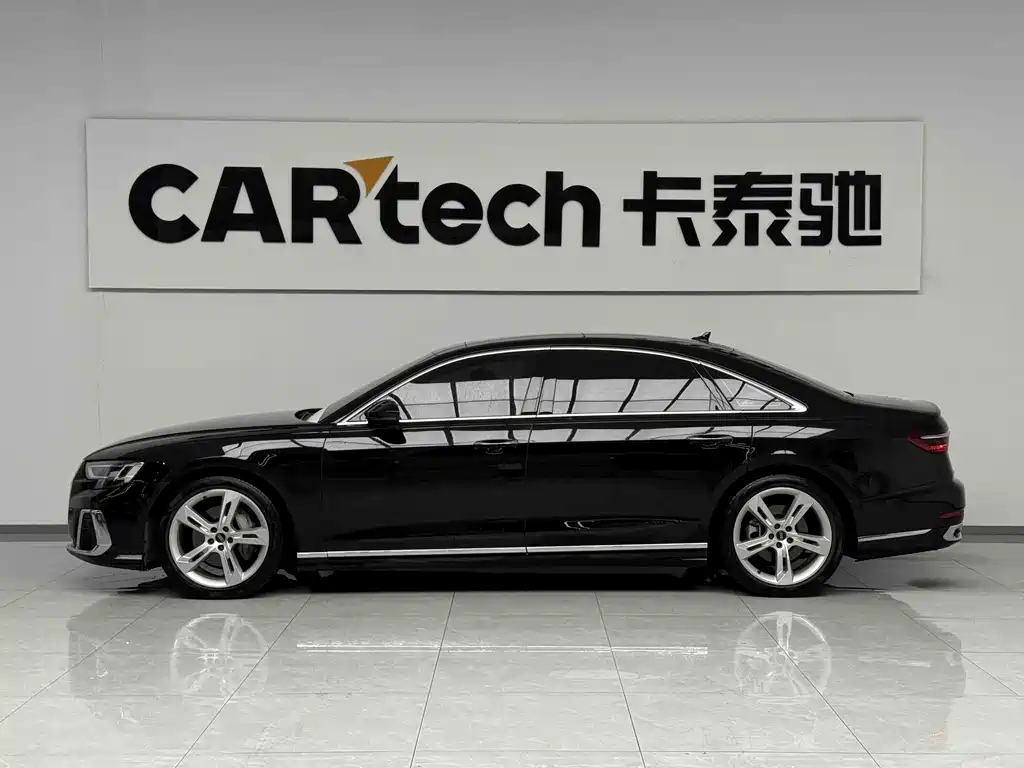 Audi A8 2023 — фото 2