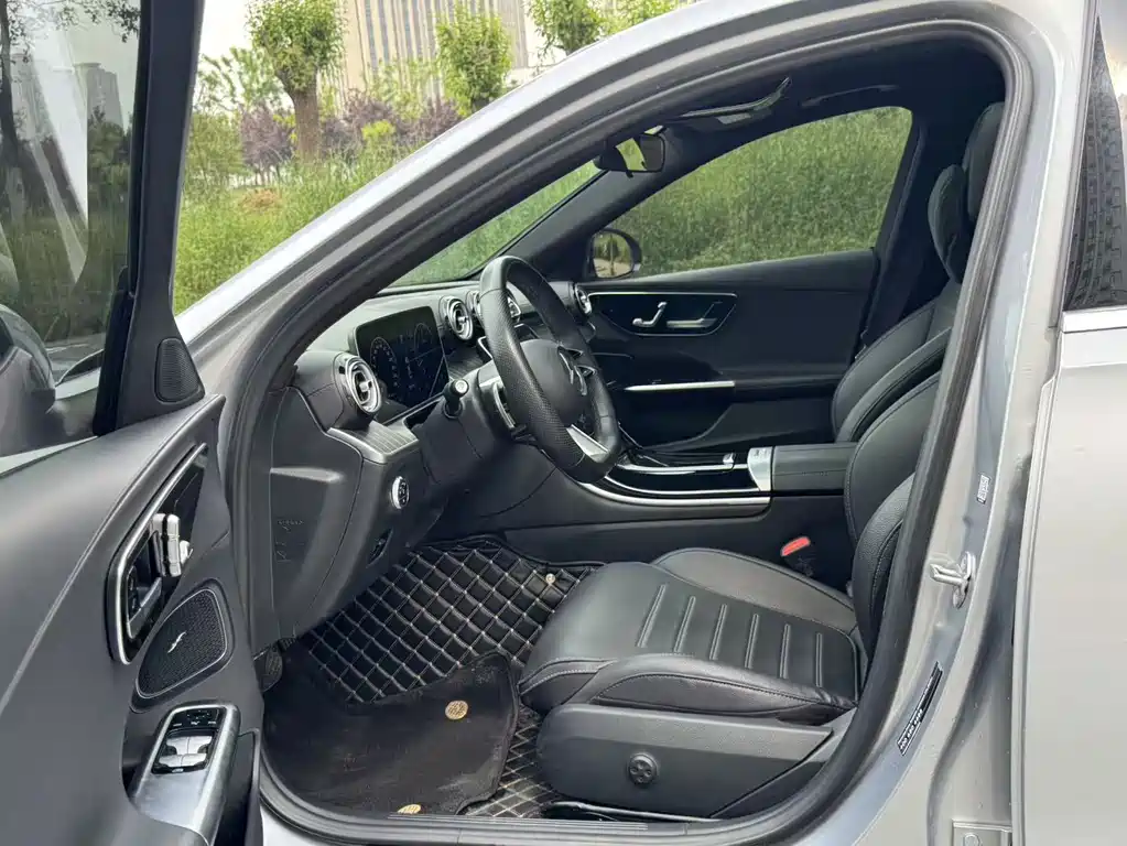 Mercedes-Benz C-Class 2023 — фото 8
