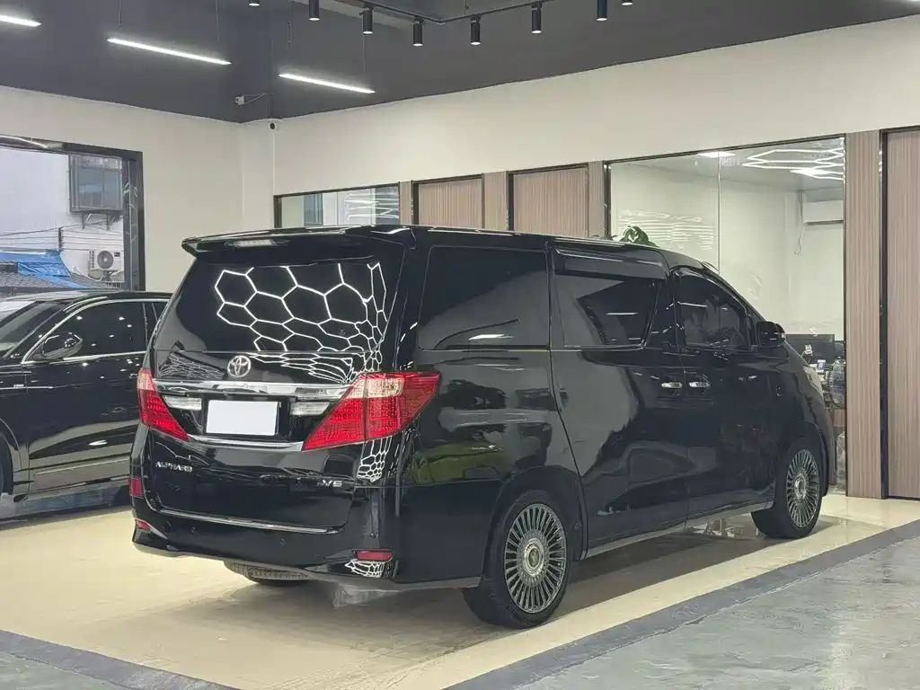 Toyota Alphard 2012 — фото 7