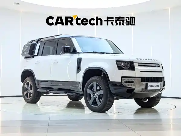 Land Rover Defender 2024