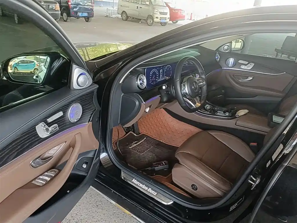 Mercedes-Benz E-Class 2019 — фото 16