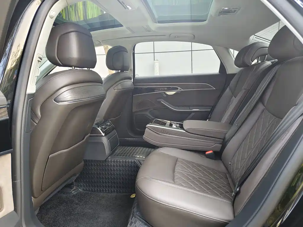 Audi A8 2024