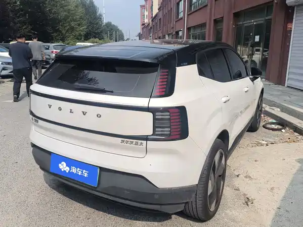 Volvo EX30 2024