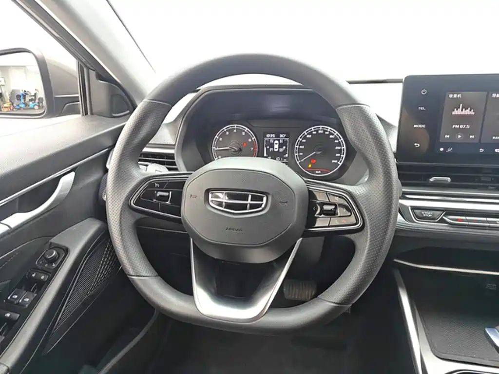 Geely Emgrand 2023 — фото 10