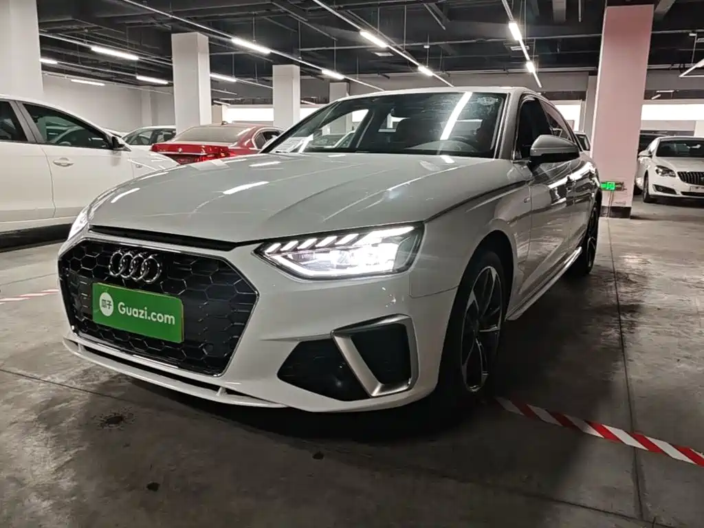 Audi A4L 2021