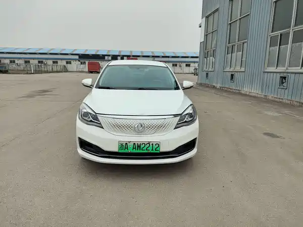 Dongfeng E70 2022