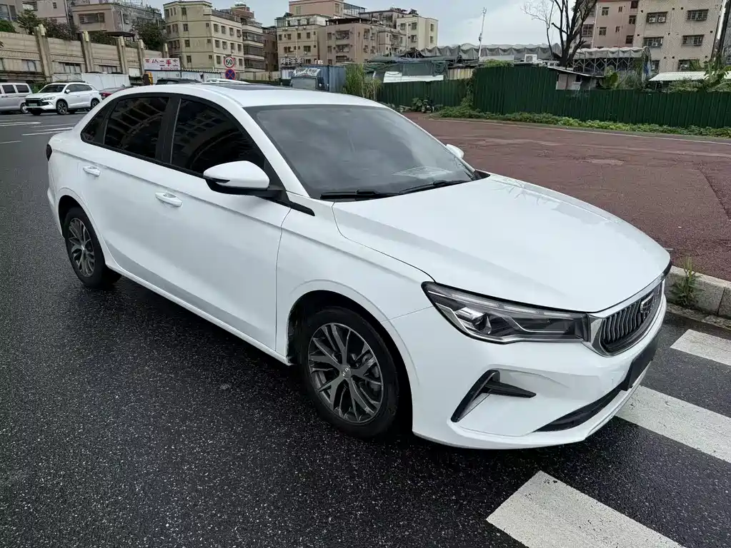 Geely Emgrand 2023