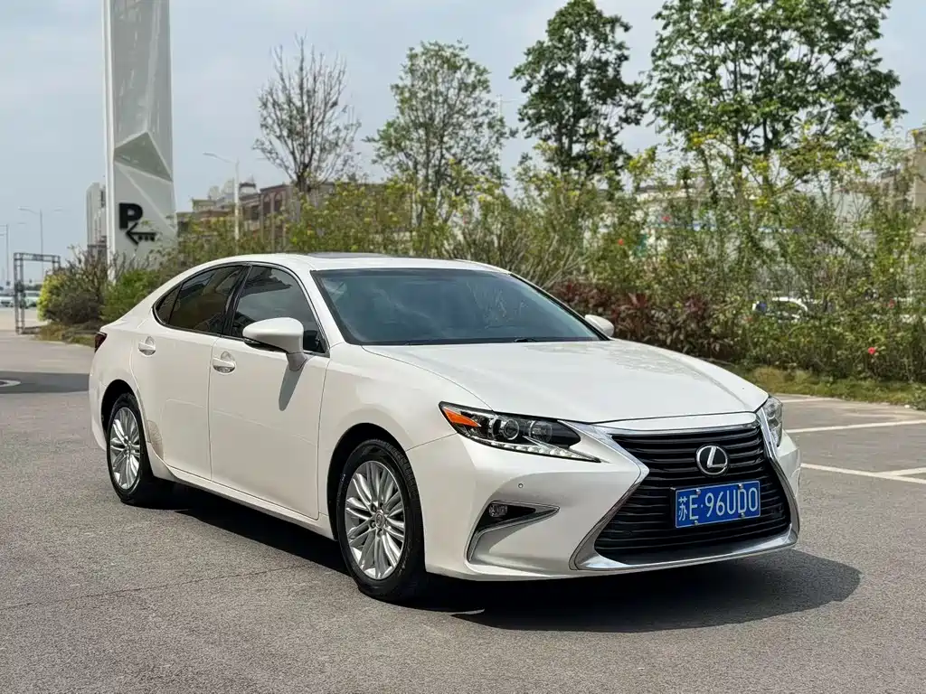 Lexus ES 2016 — фото 3