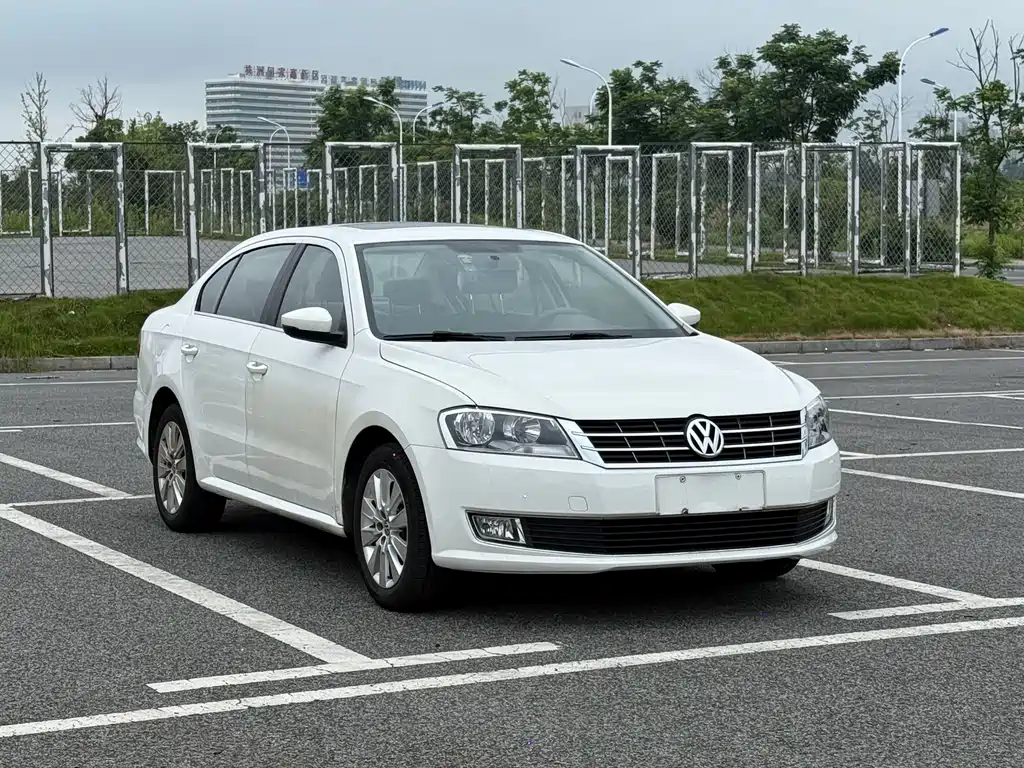 Volkswagen Lavida 2015