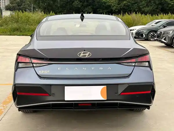 Hyundai Elantra 2023