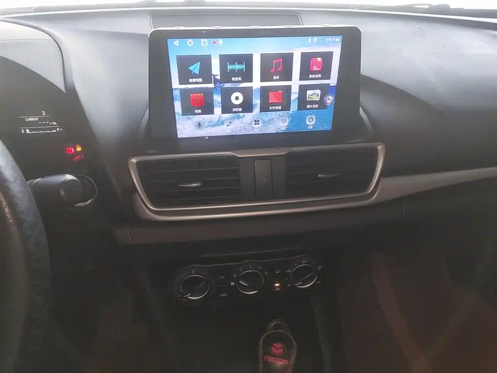 Mazda 3 Axela 2017 — фото 20