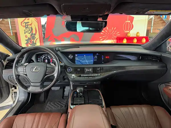 Lexus LS 2018