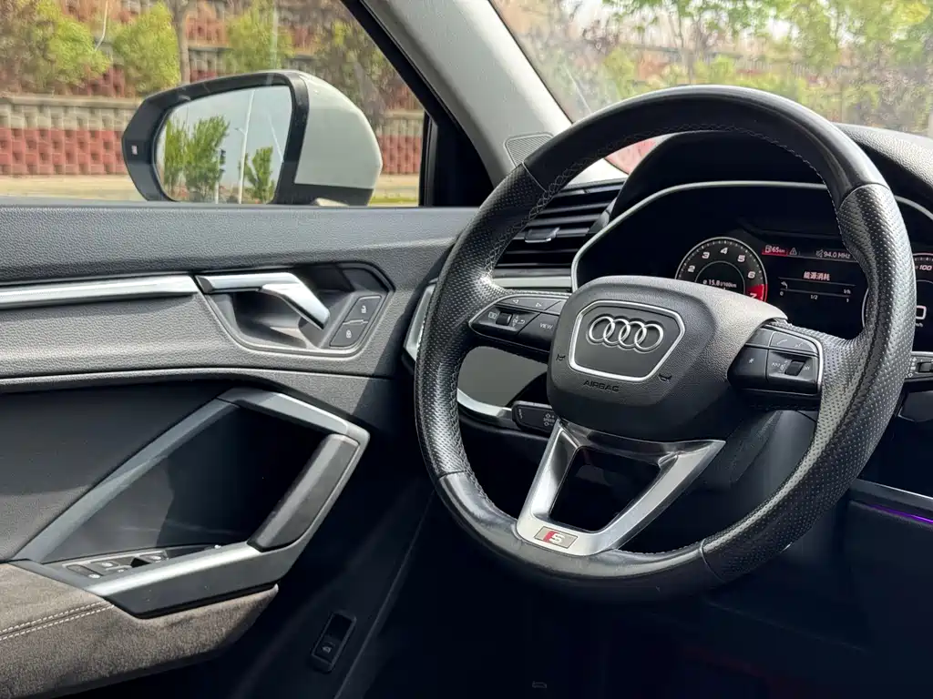 Audi Q3 Sportback 2022 — фото 13