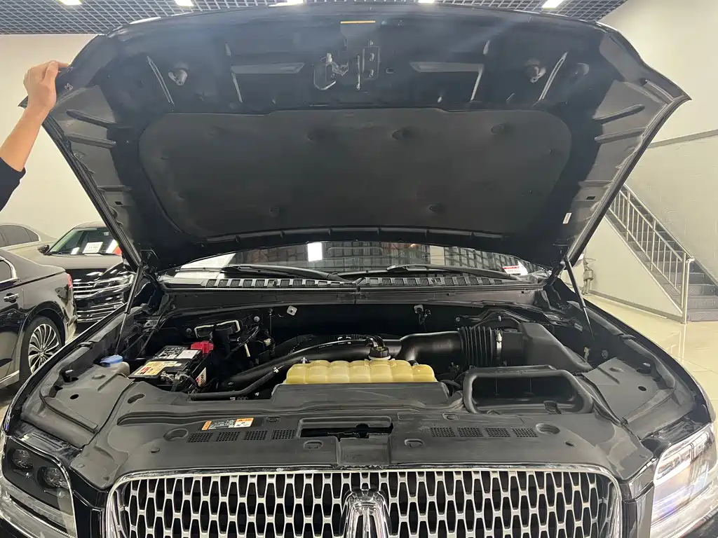 Lincoln Navigator 2019 — фото 15