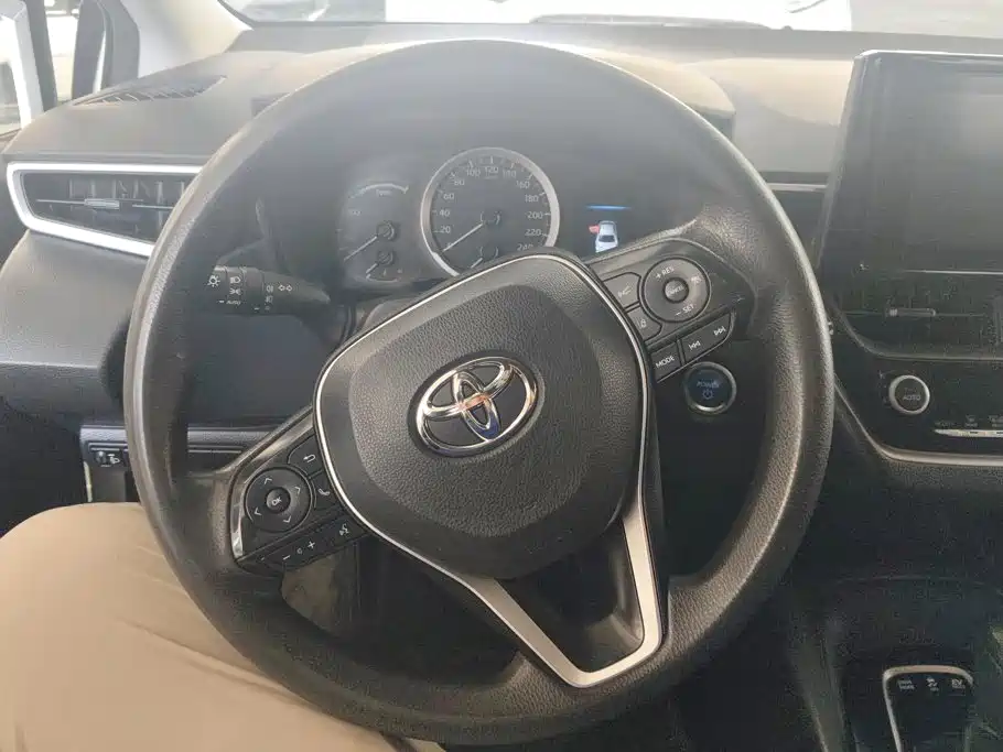 Toyota Corolla 2023 — фото 15
