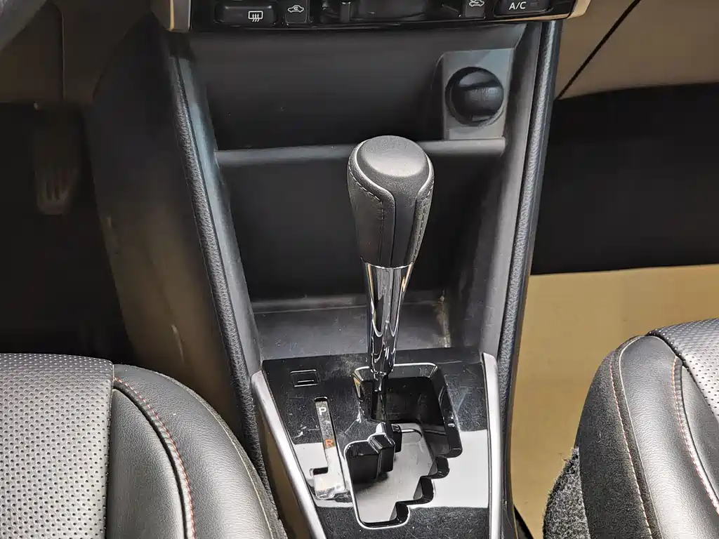 Toyota Yaris L 2020 — фото 17