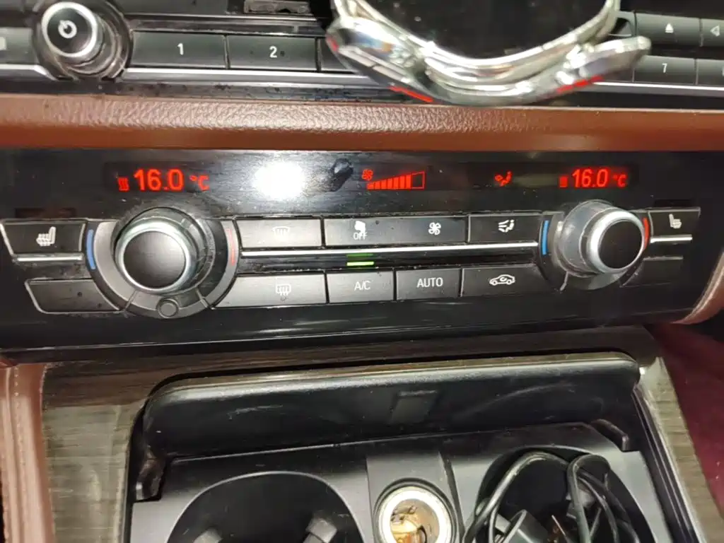 BMW 5 Series 2015 — фото 13