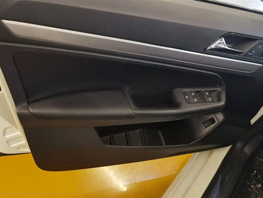 Volkswagen Lavida 2016