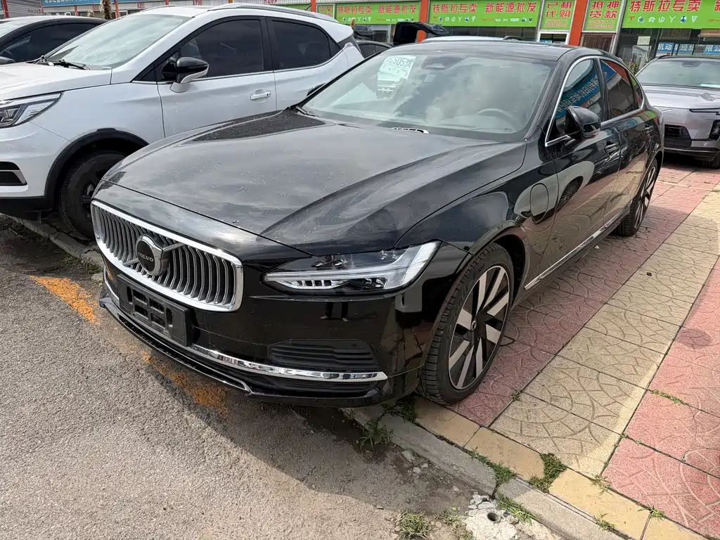 Volvo S90 PHEV 2025