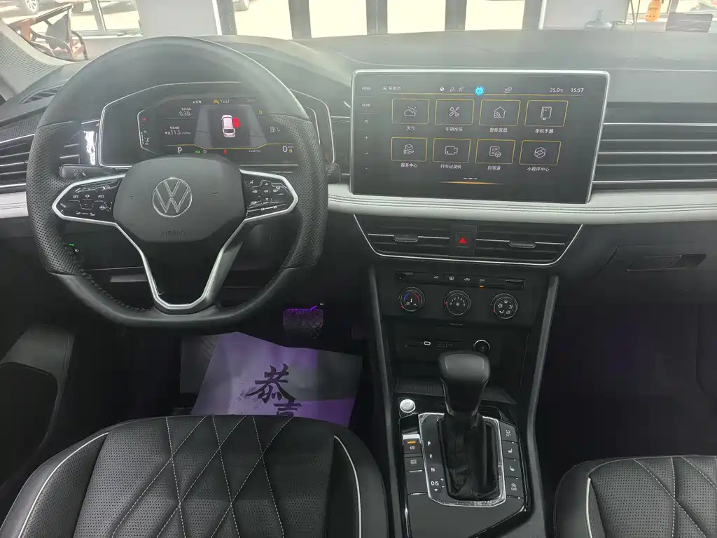 Volkswagen Tiguan L 2023 — фото 12