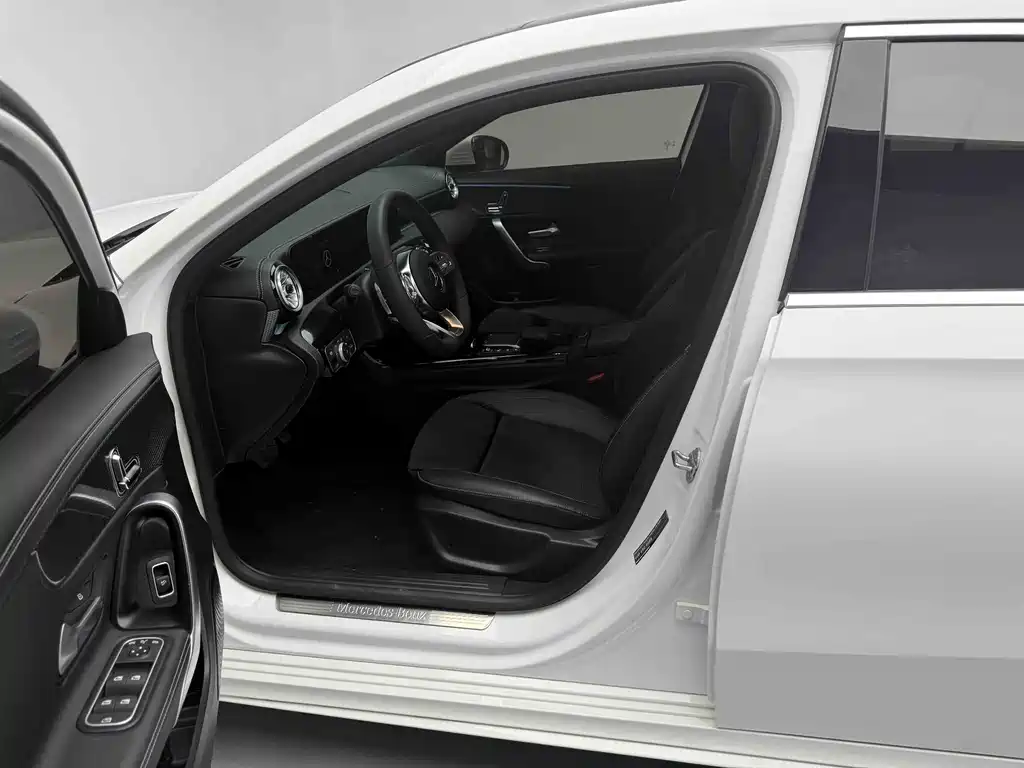 Mercedes-Benz A-Class 2022 — фото 14