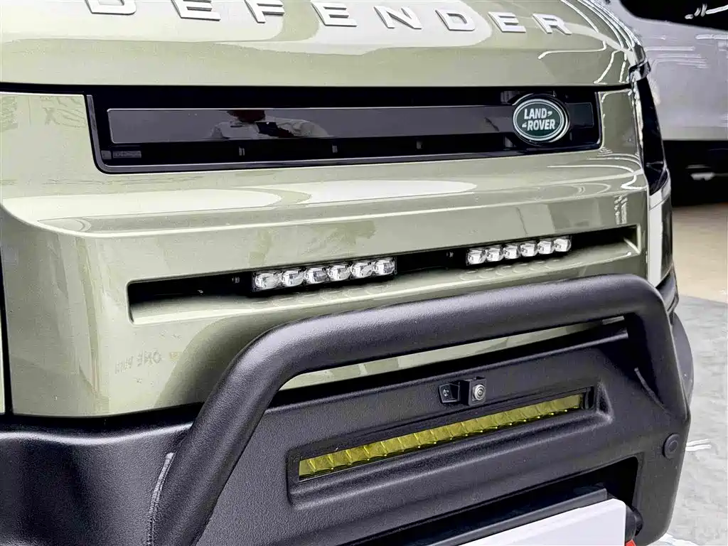 Land Rover Defender 2021 — фото 8