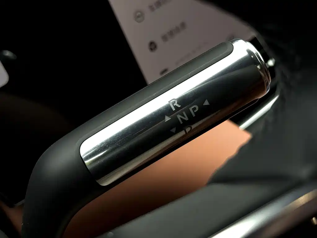 AITO M8 2025