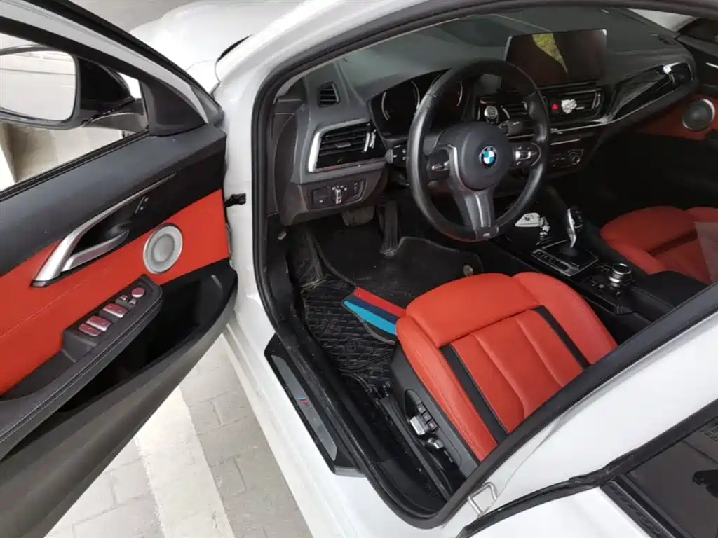 BMW 1 Series 2023 — фото 16