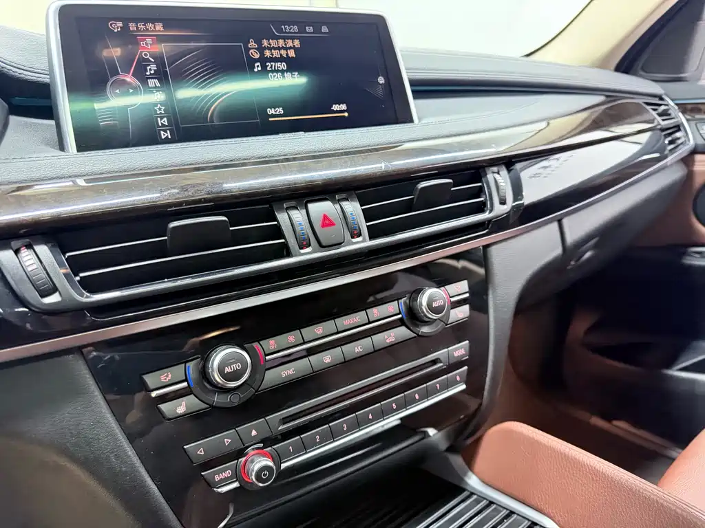 BMW X6 2016 — фото 17