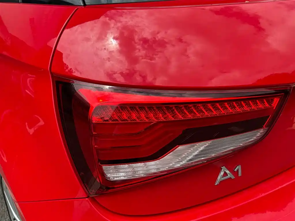 Audi A1 2017 — фото 30