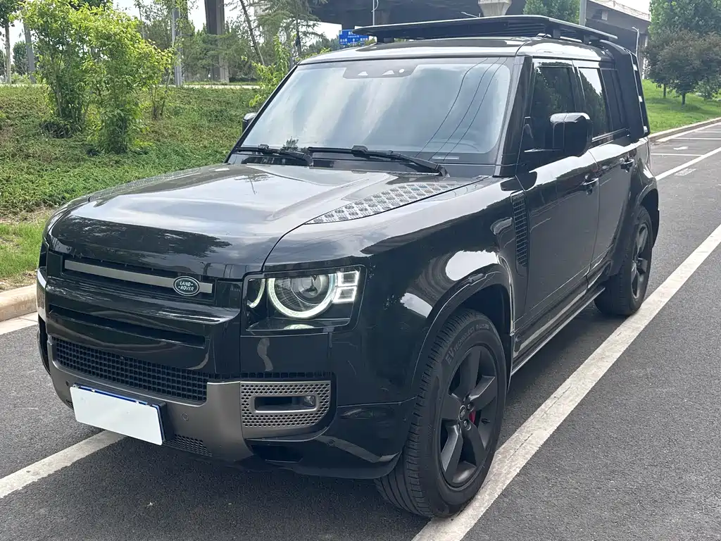 Land Rover Defender 2025