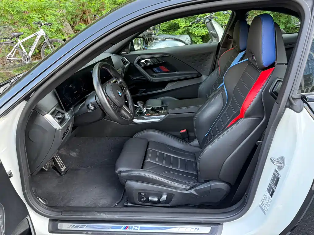 BMW M2 2024