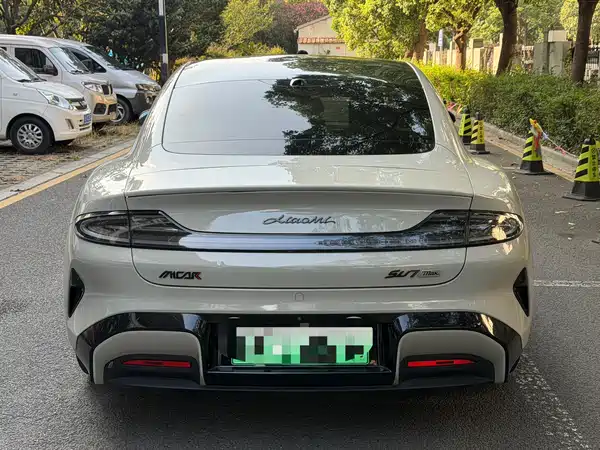 Xiaomi SU7 2025