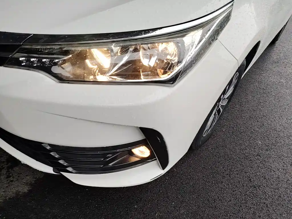 Toyota Corolla 2018 — фото 24