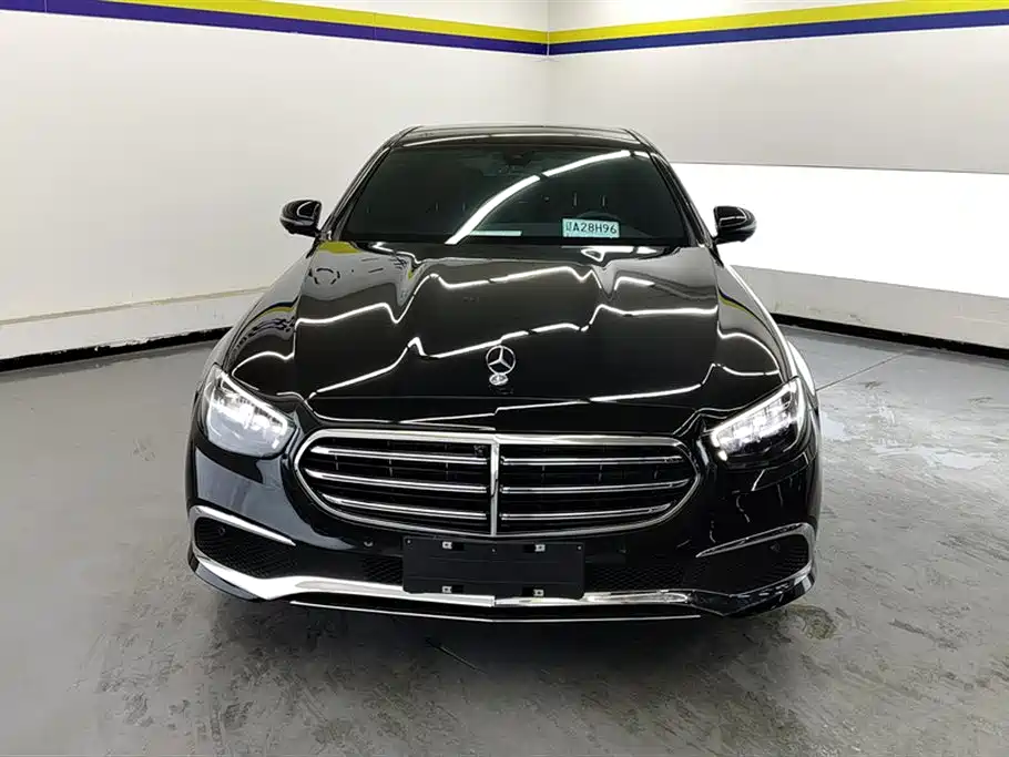 Mercedes-Benz E-Class 2023 — фото 2