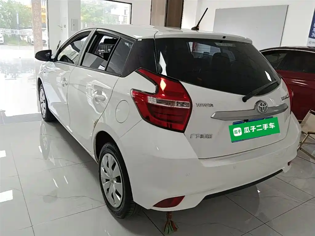 Toyota Yaris L 2022 — фото 5
