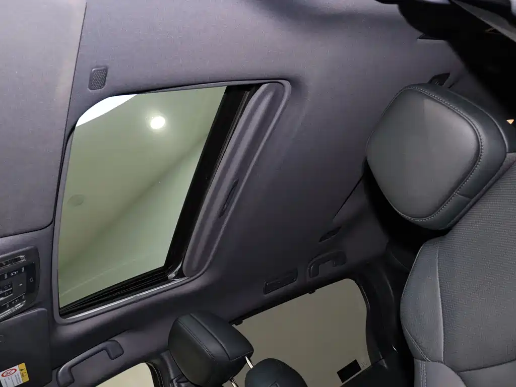 Toyota Sienna 2023 — фото 12