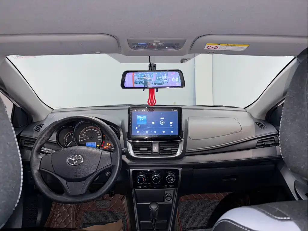 Toyota Yaris L 2020 — фото 9