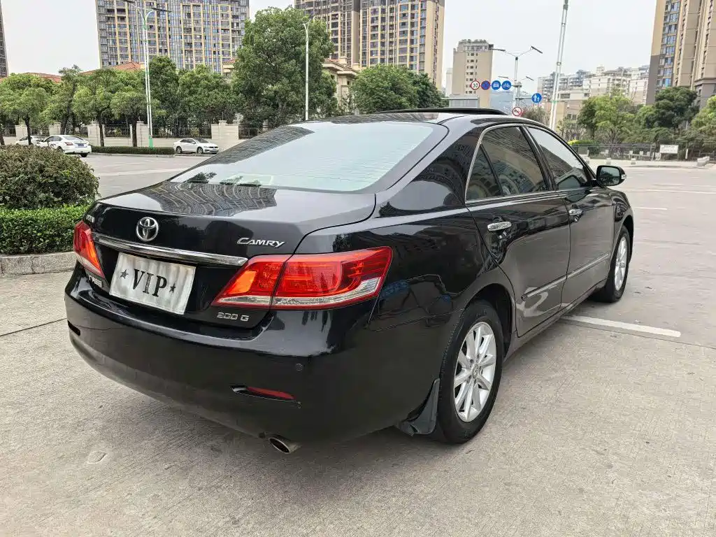 Toyota Camry 2011 — фото 4