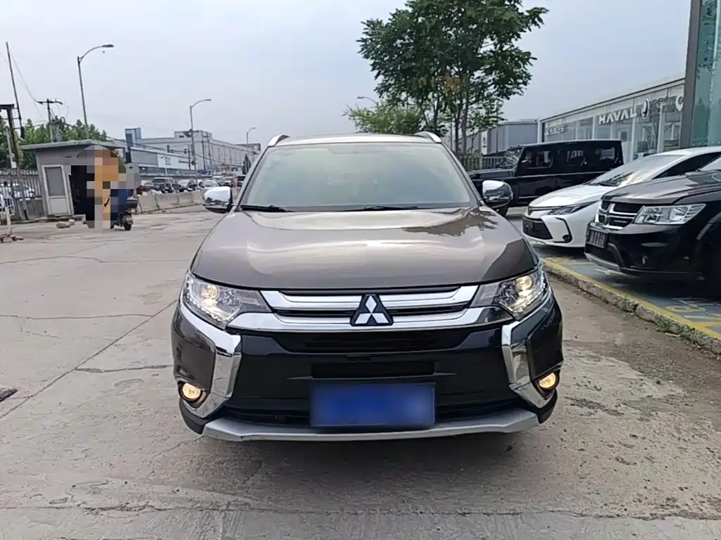 Mitsubishi Outlander 2016
