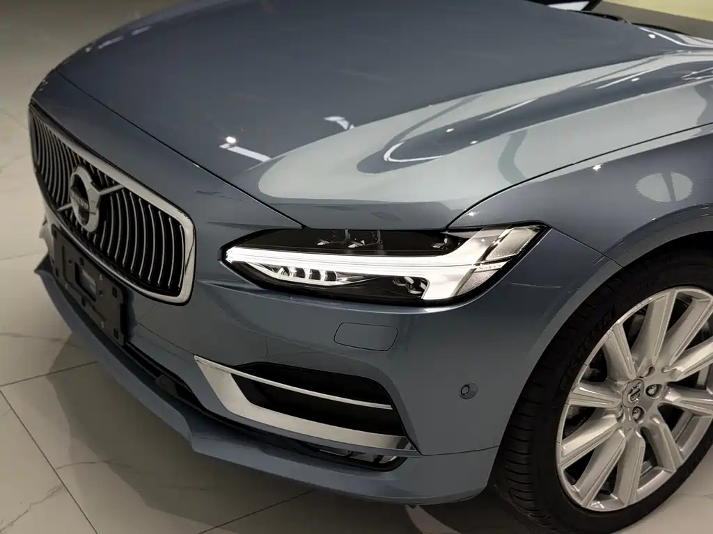 Volvo S90 2017 — фото 27
