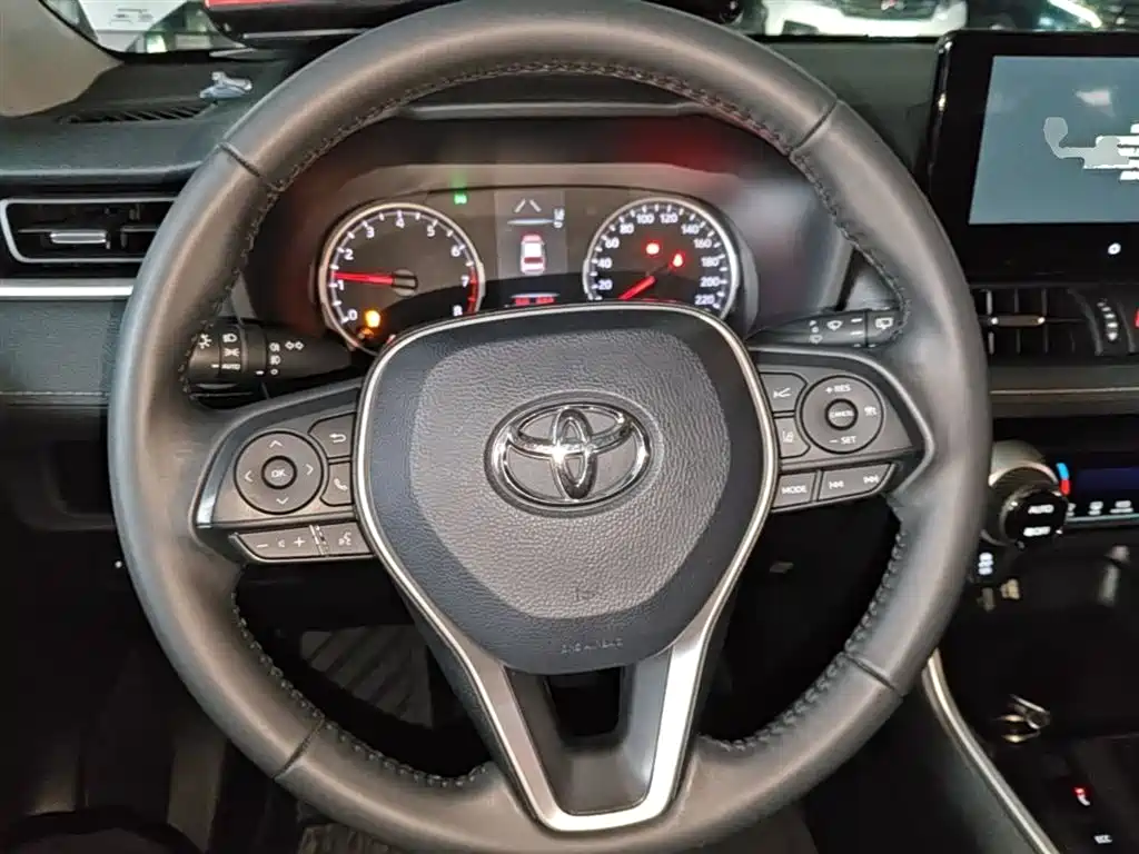Toyota Wildlander 2023 — фото 11
